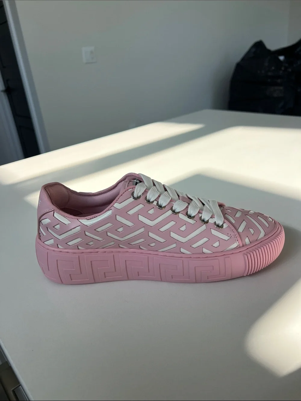 Versace greca labyrinth low top pink and white leather lace up platform sneakers